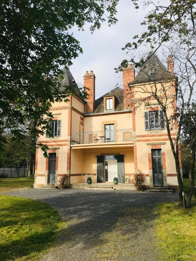 Le Chateau Segot Neuilly-le-Réal Eksteriør billede